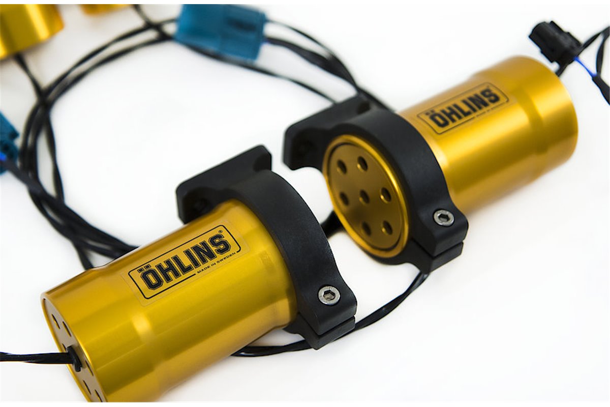 barra duomi in carbonio in finitura Lucida Eventuri EVE-S58-CF-STR per BMW G8X M2 M3 M4